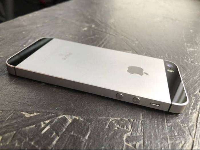 iPhone SE 32GB Space Gray БУ iPoster.ua