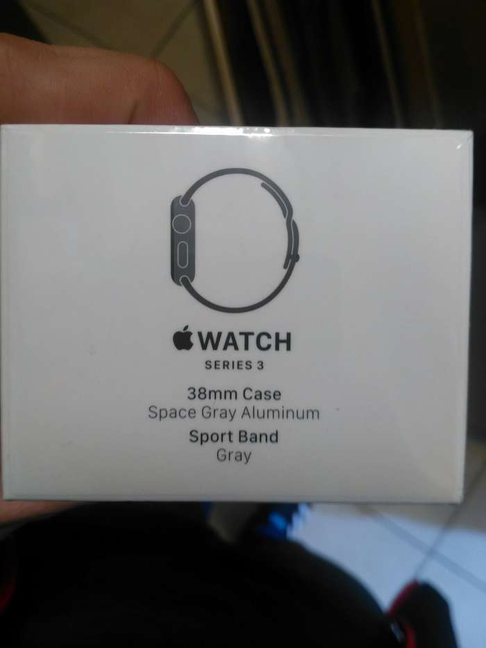 Apple Watch Series 3 38mm Space Gray Aluminium Case Sport Band iPoster.ua