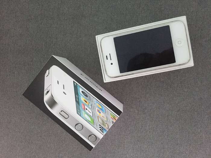 iPhone 4 8 GB White БУ iPoster.ua