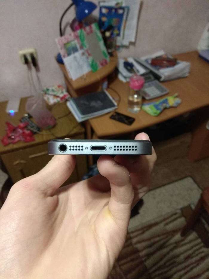 iPhone 5s 16 GB Silver БУ iPoster.ua