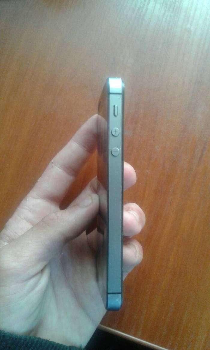 iPhone 5s 16 GB Silver БУ iPoster.ua