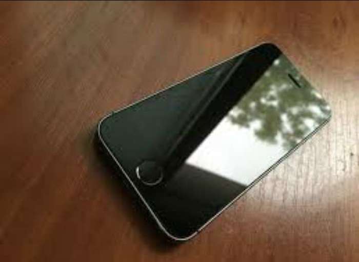 iPhone 5s 16 GB Space Gray БУ iPoster.ua