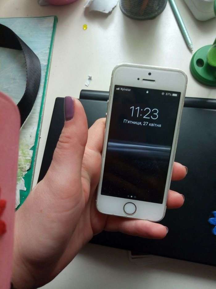 iPhone 5s 32 GB Silver БУ iPoster.ua