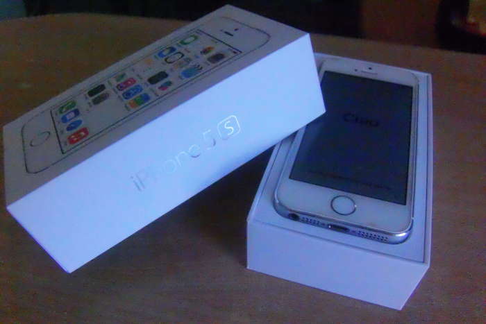 iPhone 5s 64 GB Silver БУ iPoster.ua