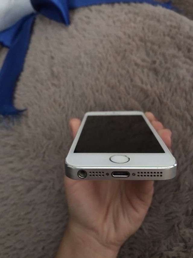 iPhone 5s 64GB Silver БУ iPoster.ua