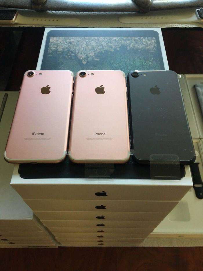 iPhone 7 32 GB Rose Gold iPoster.ua