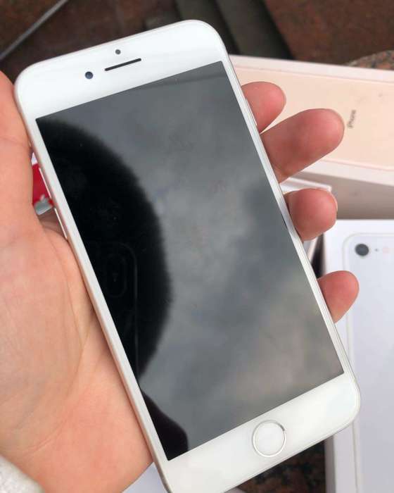 iPhone 8 256GB Silver БУ iPoster.ua