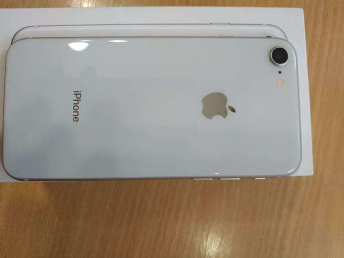 iPhone 8 256GB Silver БУ iPoster.ua