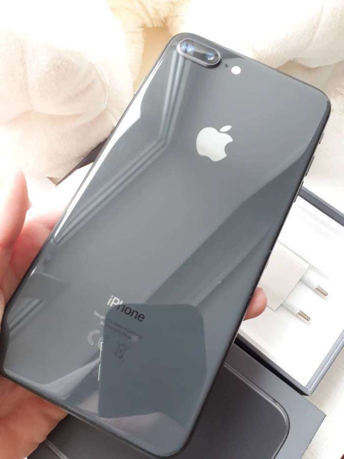 iPhone 8 Plus 64 GB Space Gray БУ iPoster.ua