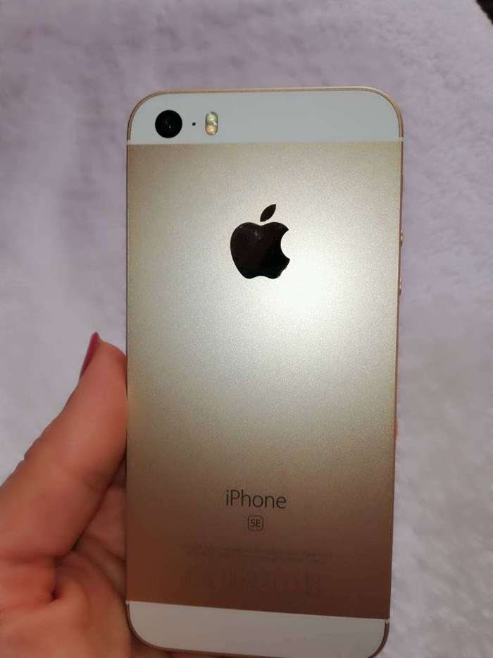 iPhone SE 16 GB Gold БУ iPoster.ua