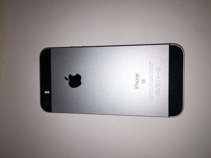 iPhone SE 16 GB Space Gray БУ iPoster.ua