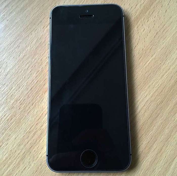 iPhone SE 32 GB Space Gray БУ iPoster.ua