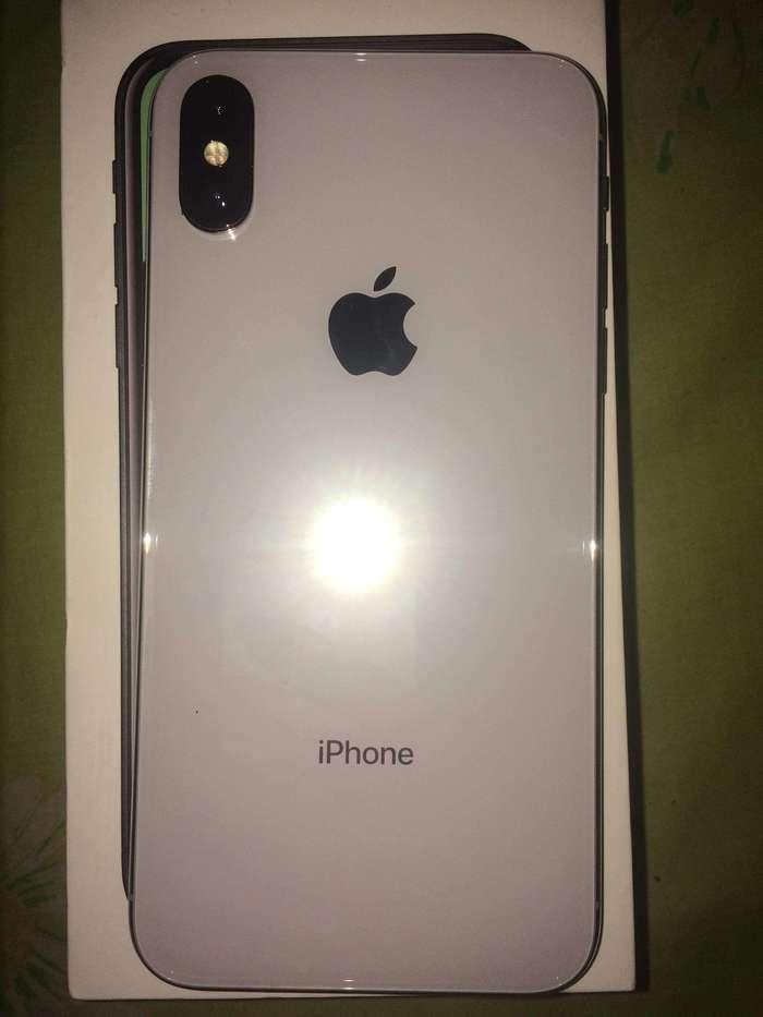 iPhone X 64 GB Silver iPoster.ua