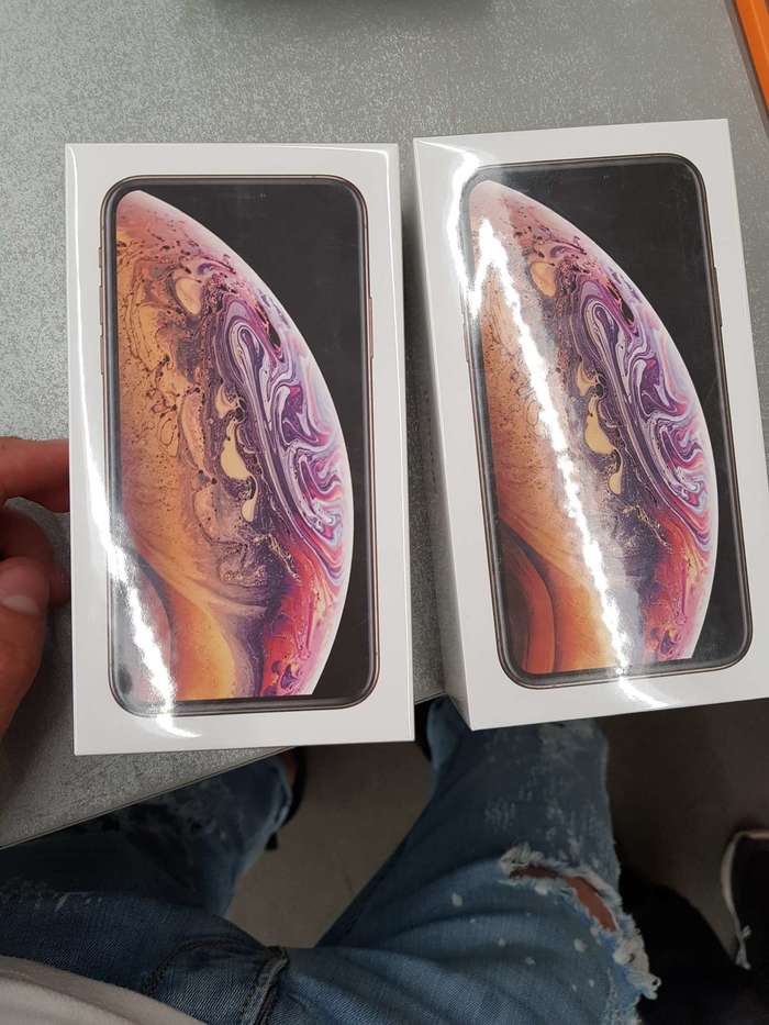 iPhone Xs 64GB Gold iPoster.ua