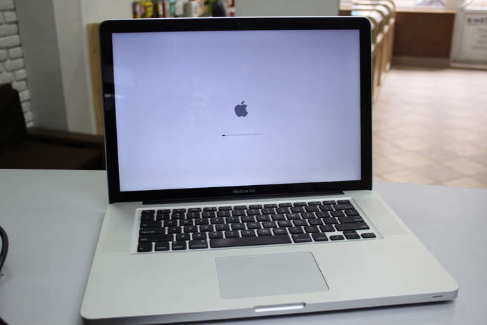 MacBook Pro 15" 2010 БУ iPoster.ua